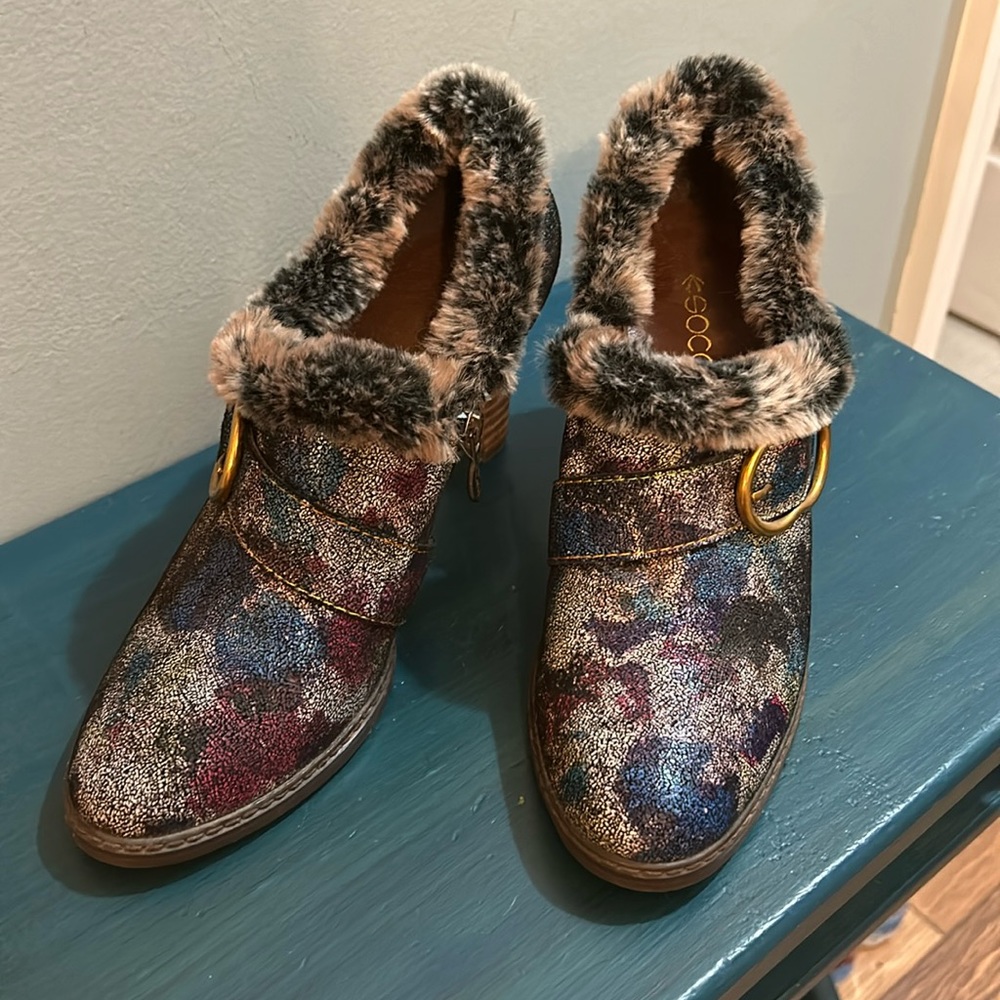 Socofy Fur Topped Metallic Embossed Zipper Buckle Shoe Size US 6/6.5, EUR 37